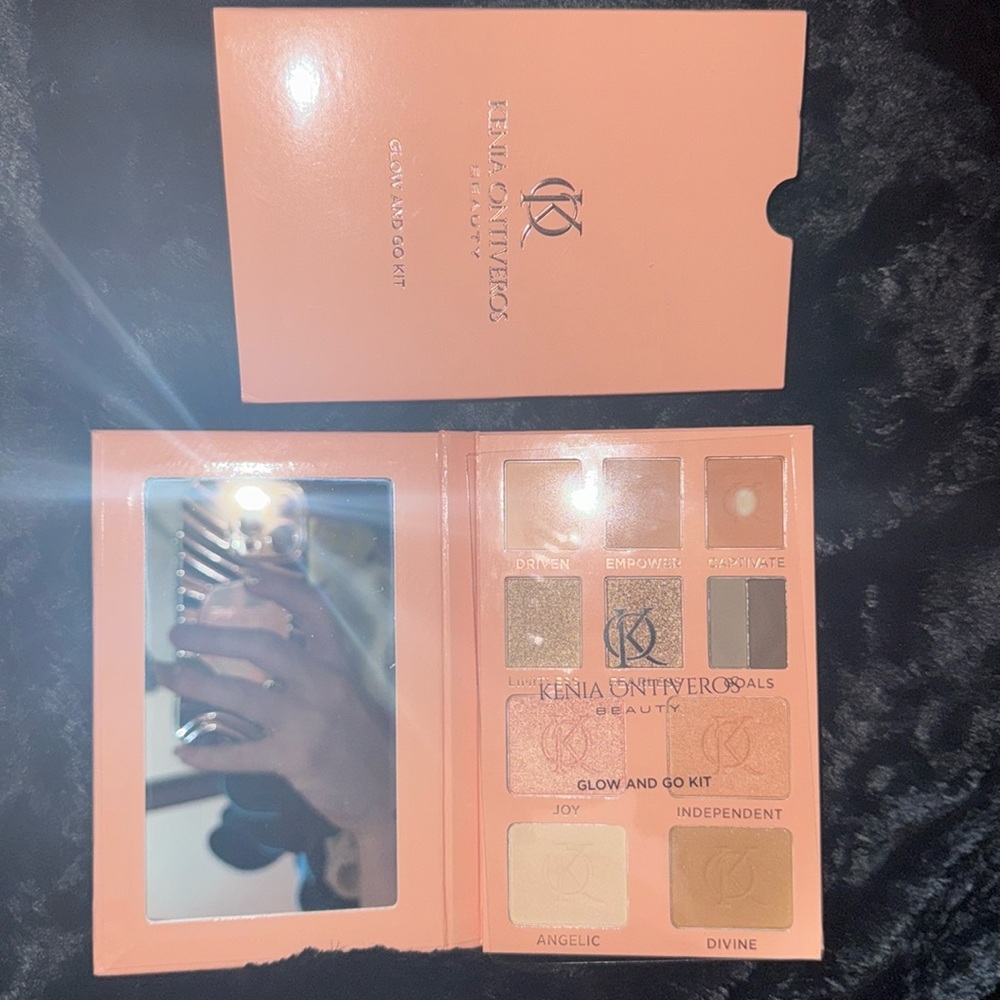 Kenia Ontiveros Beauty Glow and go kit